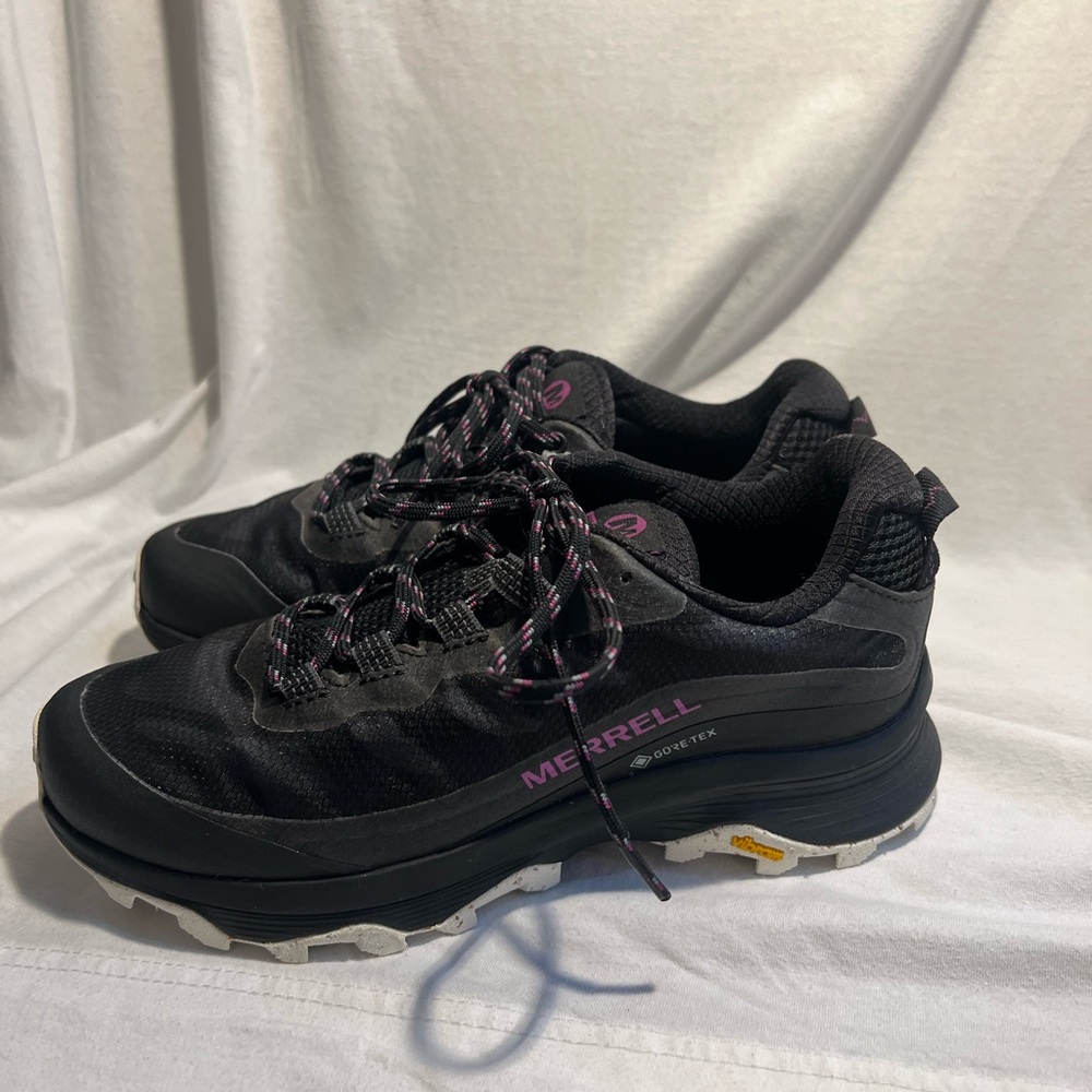 Merrell Moab Gotex Women's Black and Purple Athletic Shoes - size 7.5 Wide